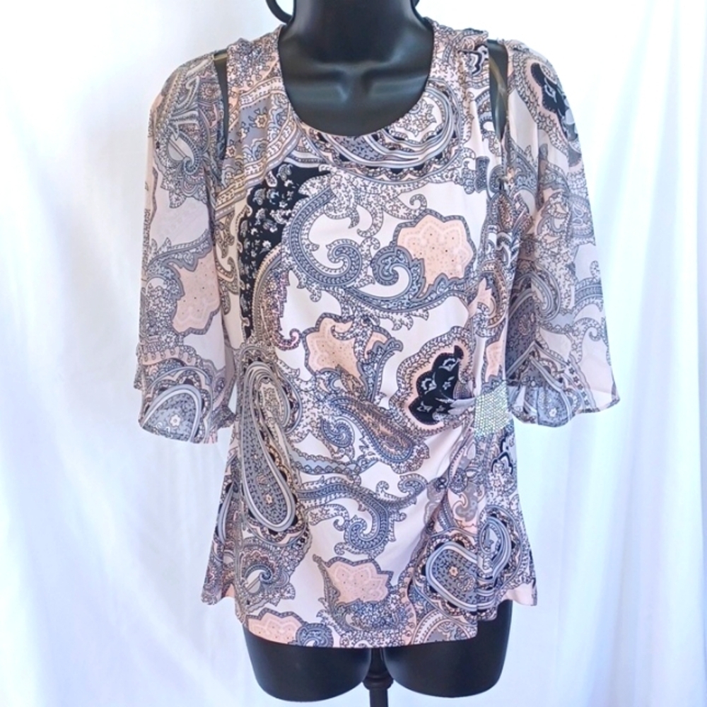 S.โLevine paisleyย wrap top flowy sleeves brooch